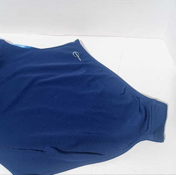 ARENA - Picture 10 of 12